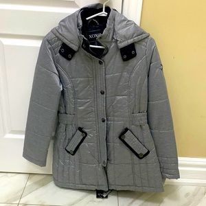 Selling woman's medium size coat! cruelty free!!